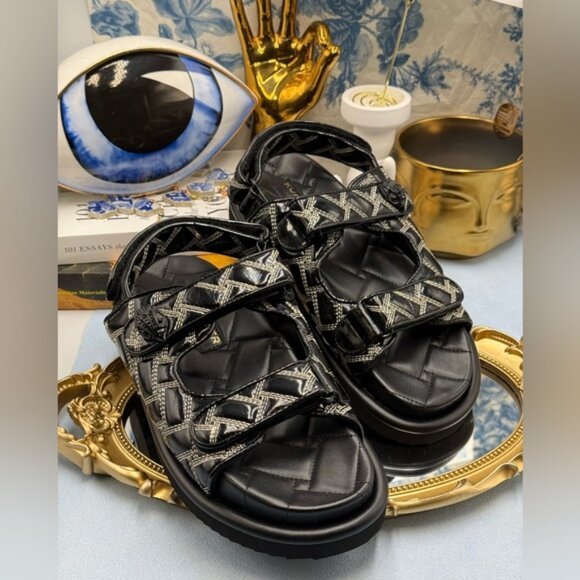 🆕 KURT GEIGER LONDON 🧿 NWOB Orson Patent Quilted Dad Sandals Sz EU38 US 7.5 - Picture 3 of 12